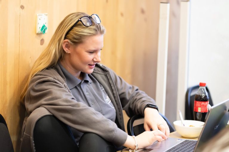 a-day-at-freeshop-119