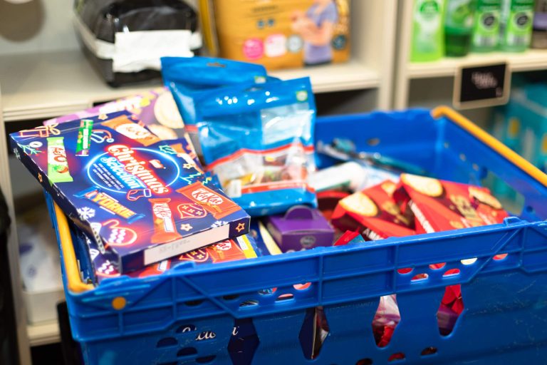 a-day-at-freeshop-34